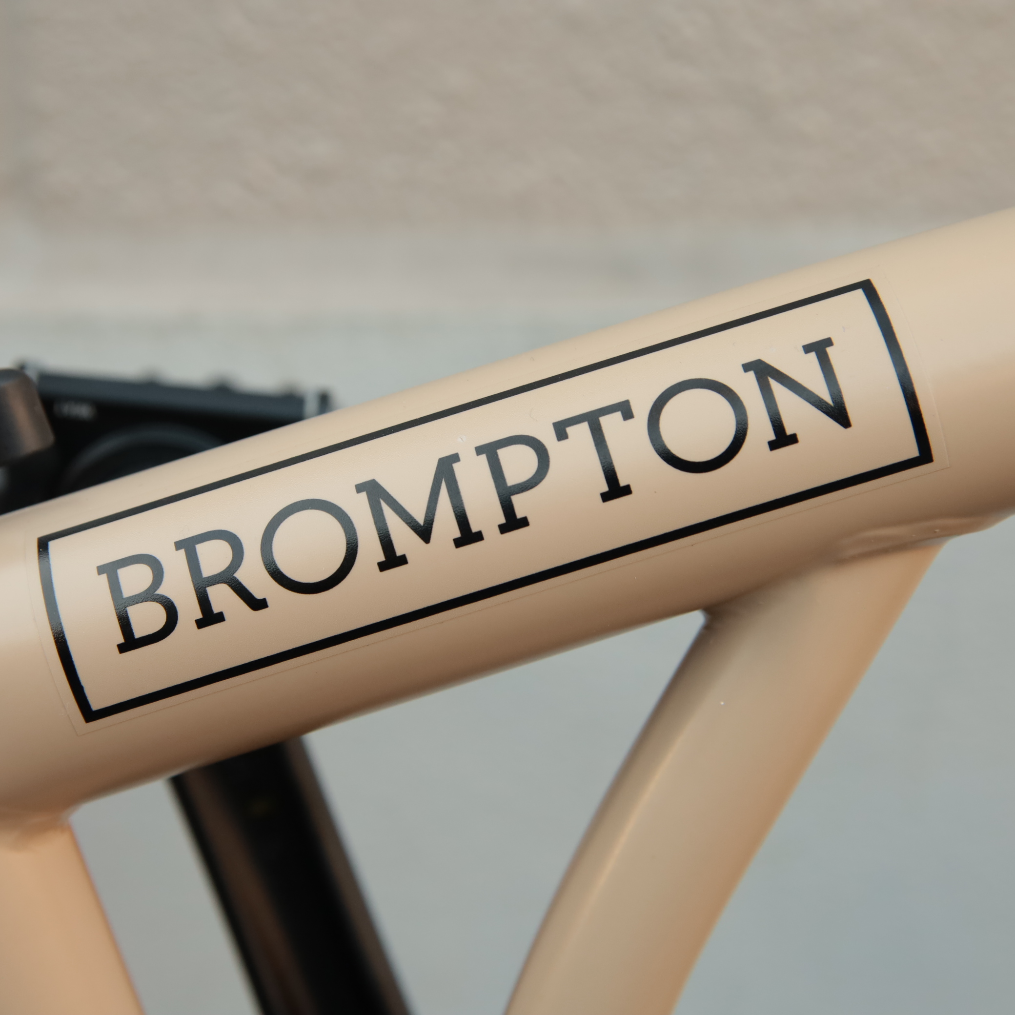 BROMPTONネームプレート